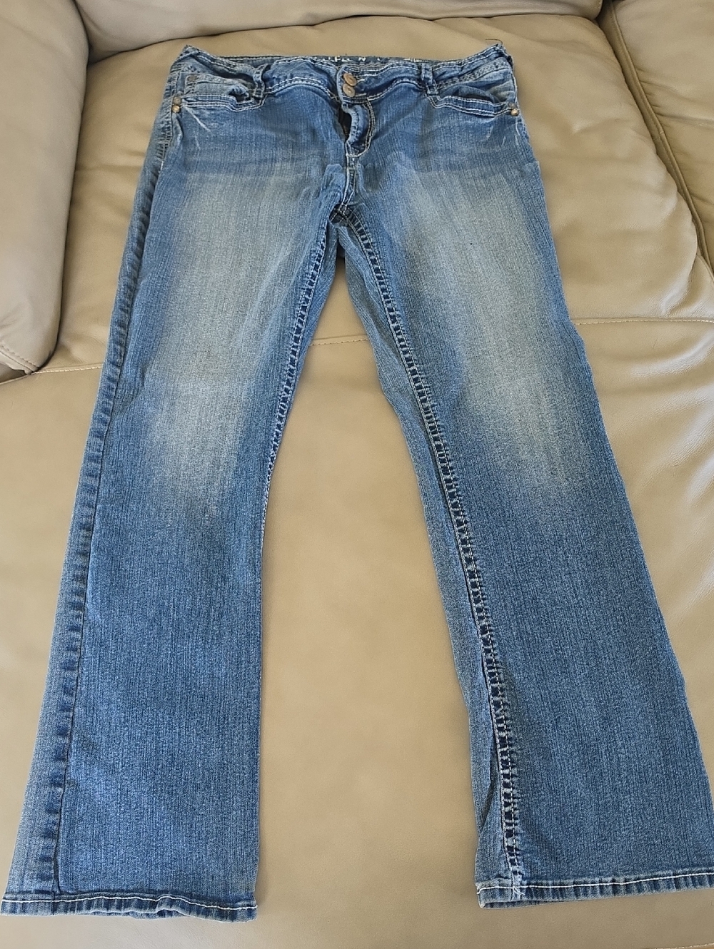 Wallflower Women's Light Blue Flared Jeans
